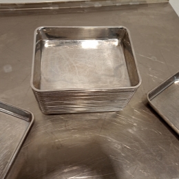 50 s/s steel dishes (310mm x 240mm)